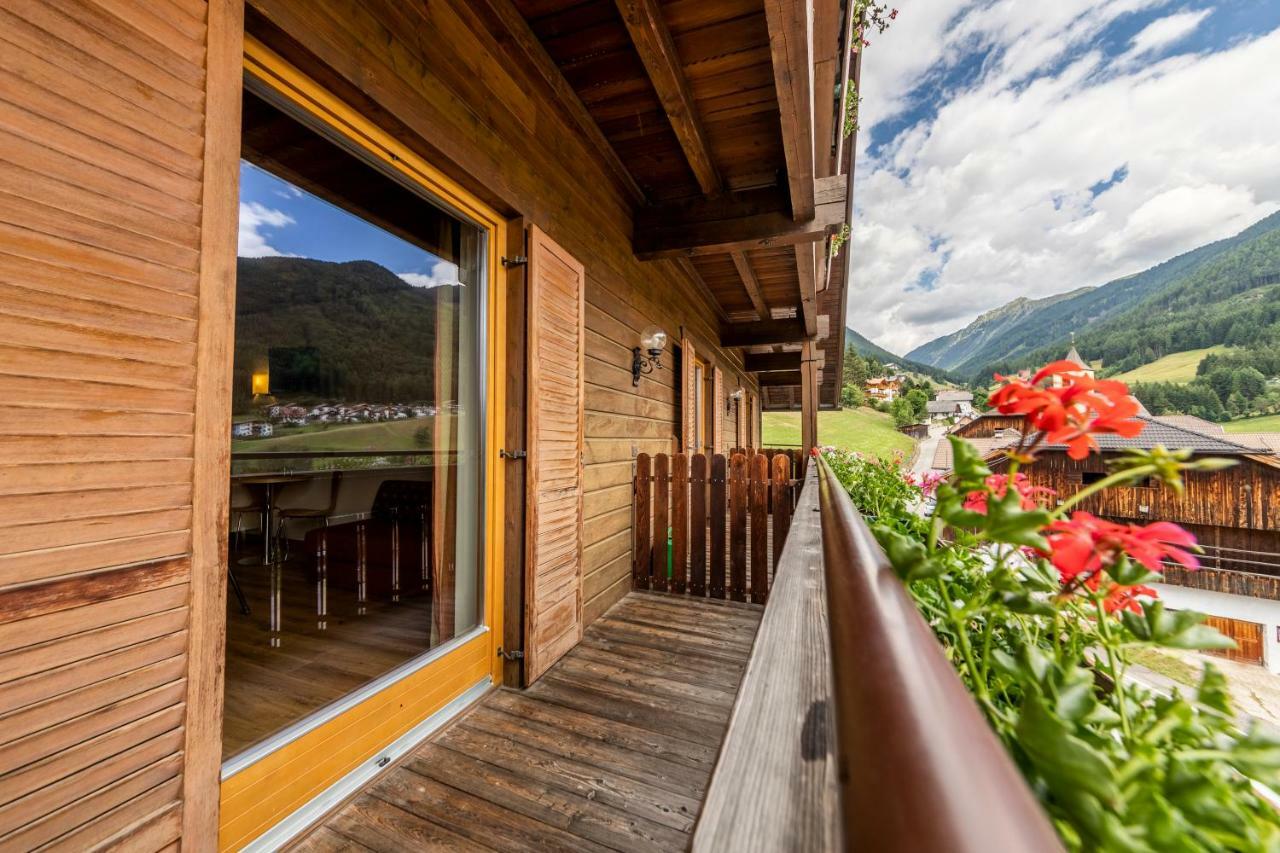 Hotel Rommisa Perca Exteriör bild